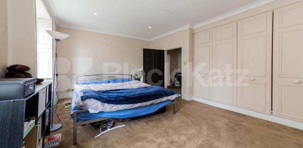 			2 Bedroom, 1 bath, 1 reception Flat			 Kendal Street, Hyde Park